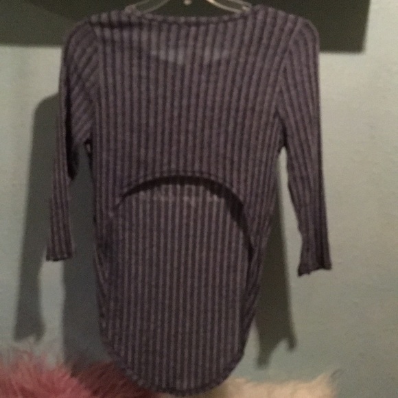 Grey blouse - Picture 2 of 3